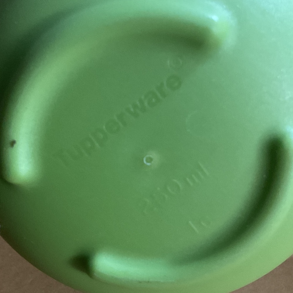 Tupperware Green and White condiments server. - Picture 7 of 8
